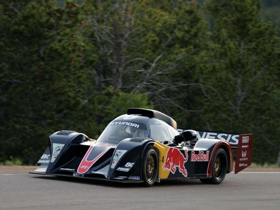  Hyundai Genesis PM580 Red Bull by RMR 2010 года  (фото 4 из 9)